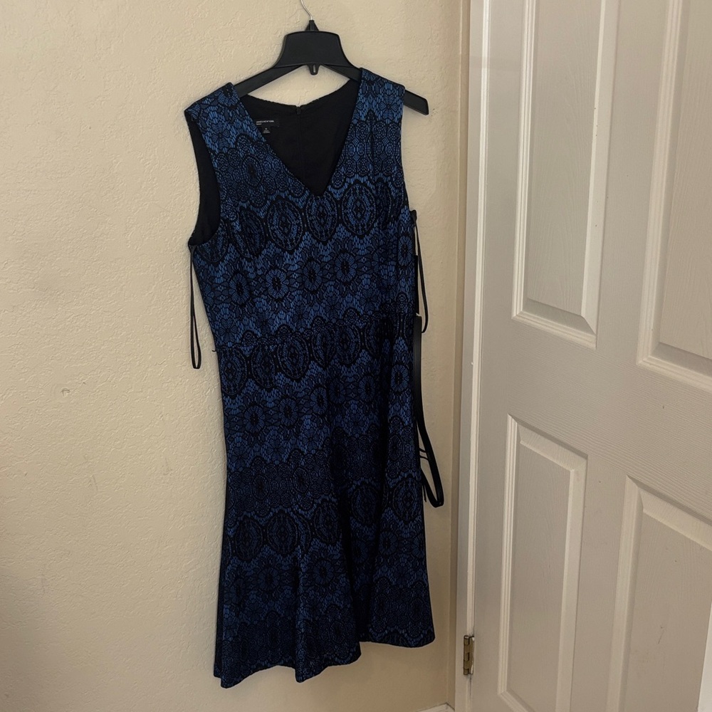 Jones New York Blue and Black Patterned Midi Dress NWT